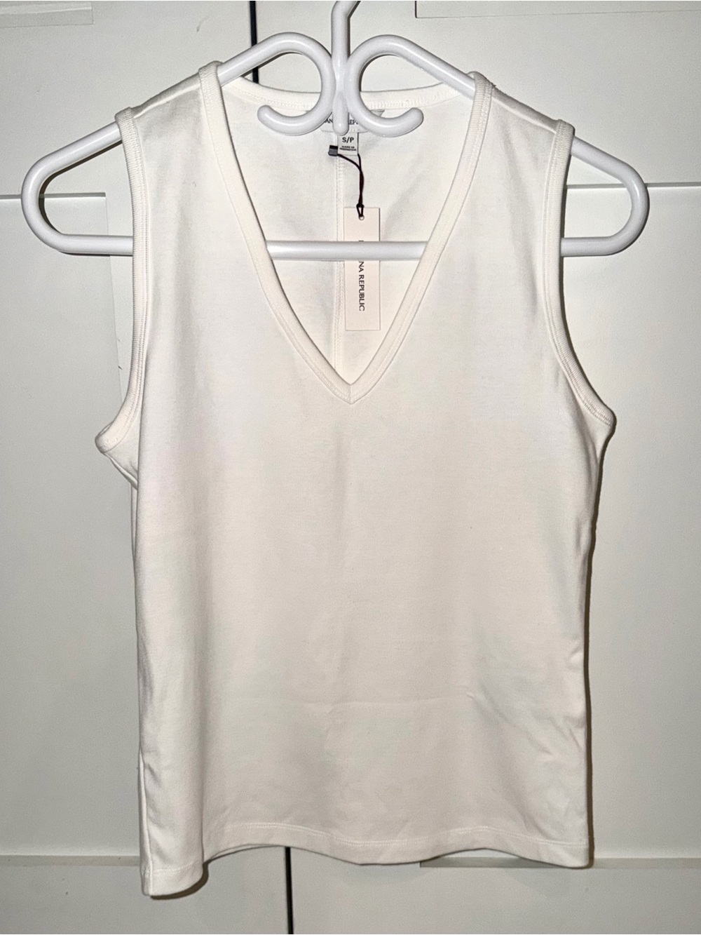 Banana Republic Off White V-Neck Sleeveless Tank